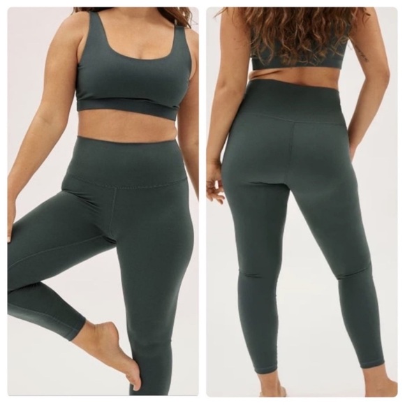 Everlane Pants - EVERLANE The Perform Ankle Leggings in Dark Green